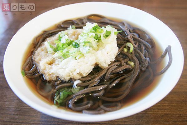 マツダ「ユーノス・ロードスター」 不遇のアウトサイダーが自動車文化の担い手へ 乗りものニュース