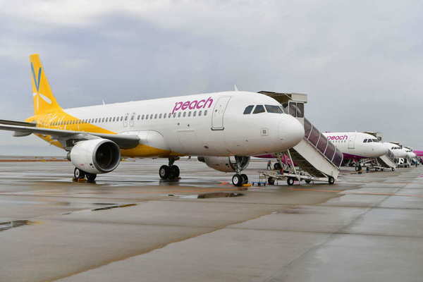 【phoenix】Airbus A320 peach バニラ塗装\