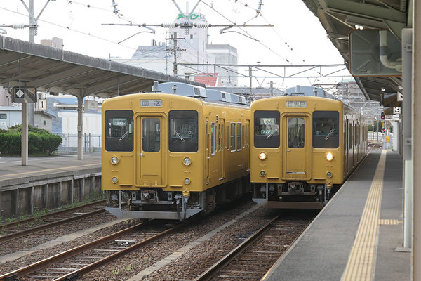 『エヴァ』もう一つの聖地・宇部新川駅 庵野作品に溢れる地元愛を体感 鉄道も見どころ 乗りものニュース