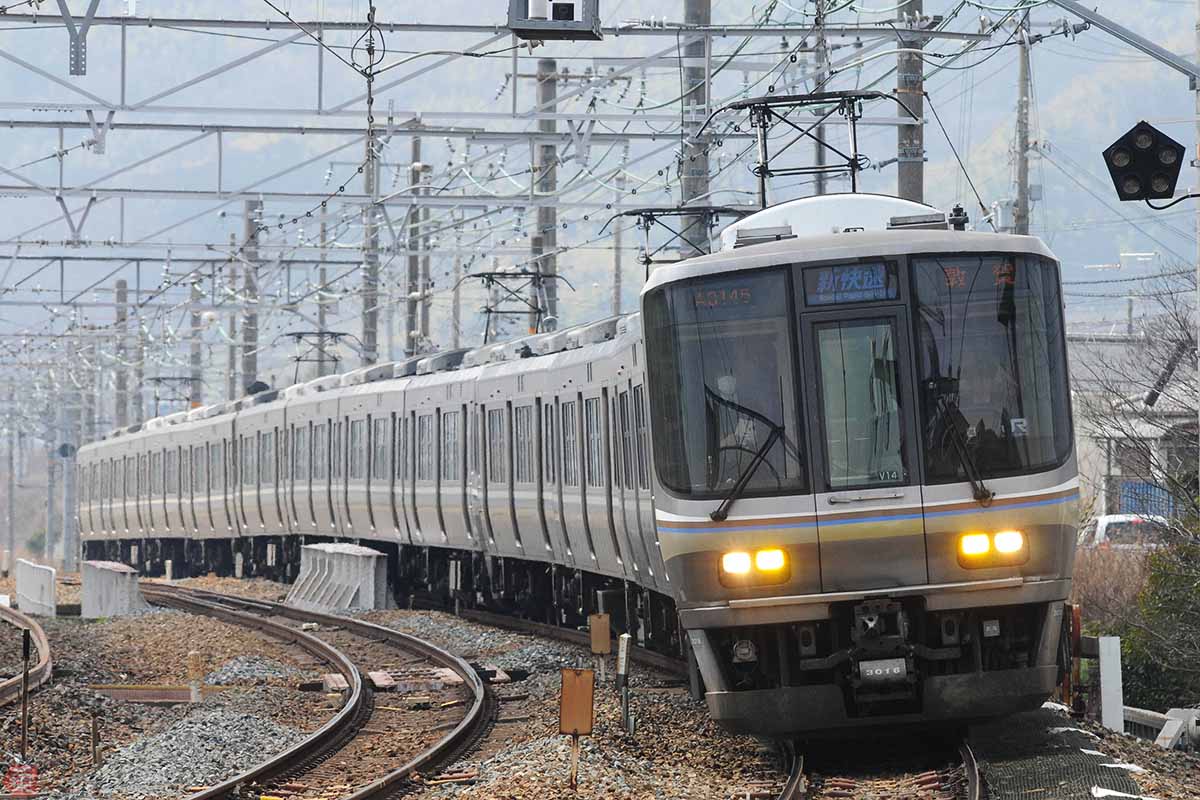 新快速はいかにして日本海へ達したか 運行拡大のカギを握った 交直セクション 乗りものニュース