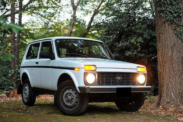 40年不変 荒野のベーシックカー 乗り味は ロシアsuv ラーダ ニーヴァ いよいよ変化へ 乗りものニュース 3