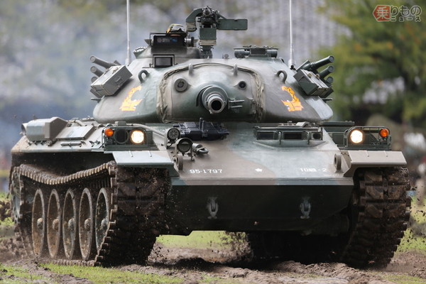 74式戦車の部品実物のものです即買いの人は値引きします