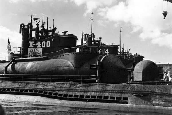 「これが潜水艦なのか…」アメリカを驚かせた巨大「潜水空母」 旧日本海軍の発想が与えた影響とは 乗りものニュース