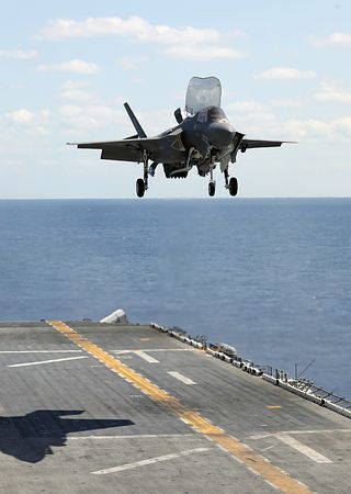 Large 181205 f35bizumo 01