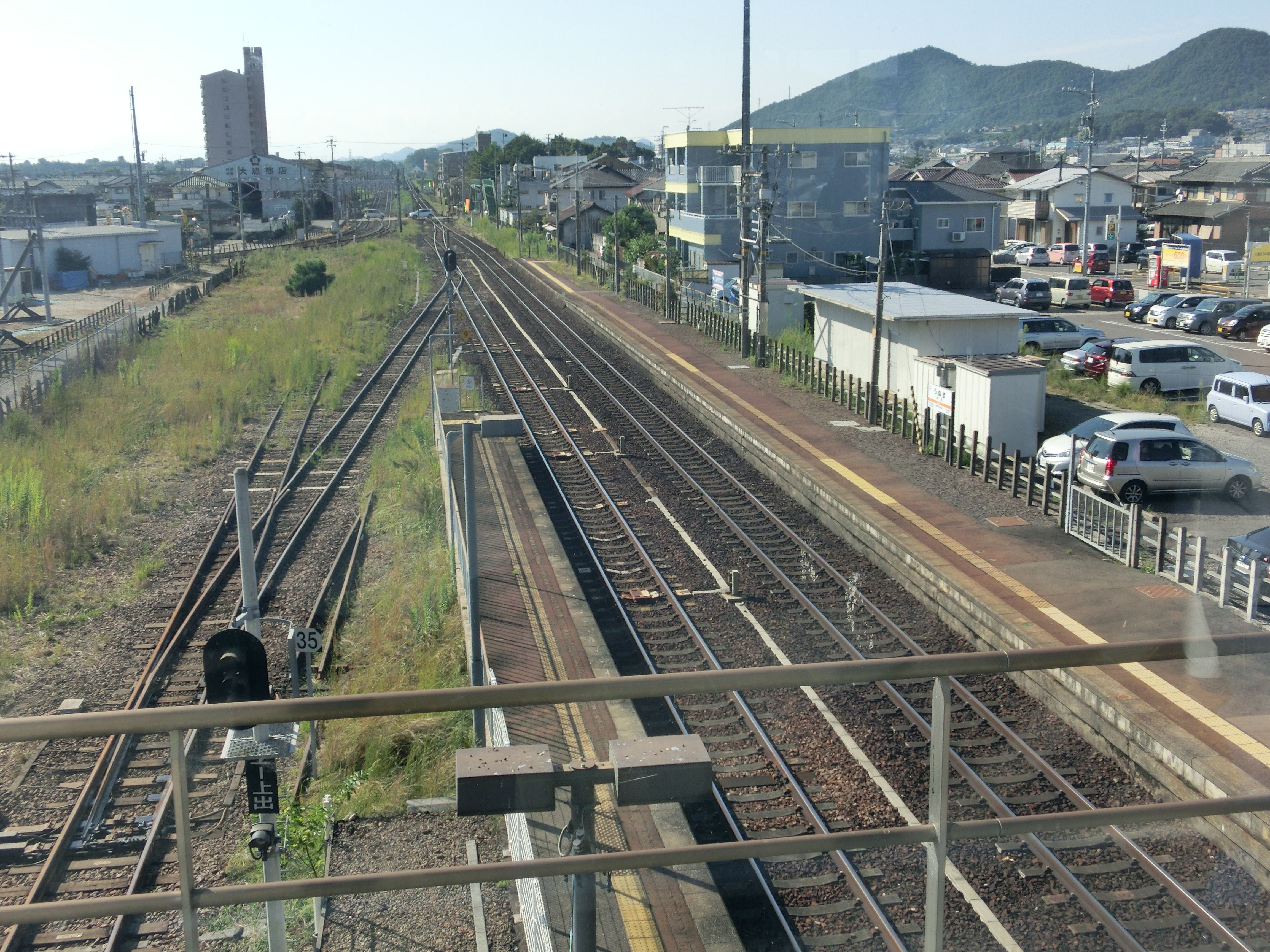 ｊｒ鵜沼駅と名鉄新鵜沼駅を結ぶ空中歩道 みんなの乗りものニュース